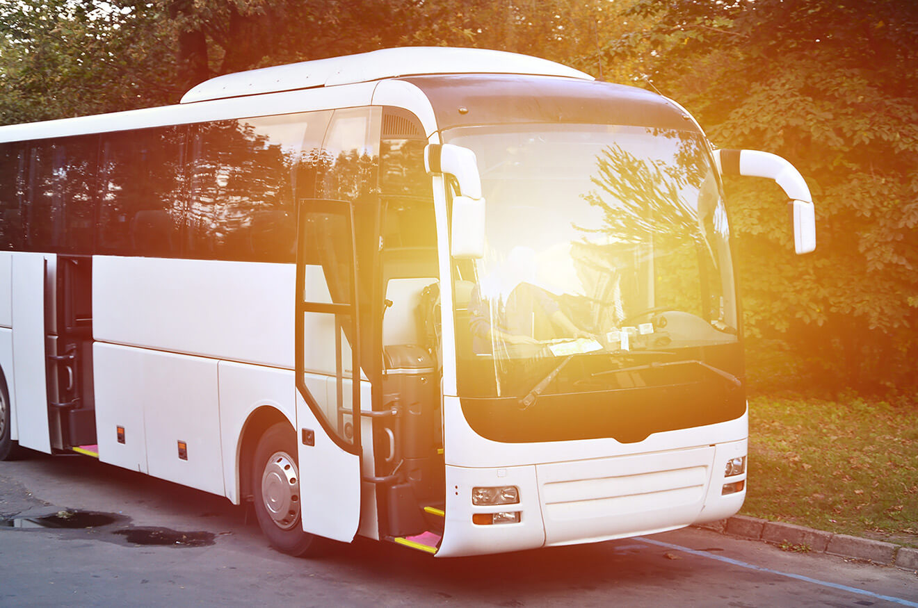 white-tourist-bus-for-excursions-the-bus-is-parke-2022-11-14-16-05-20-utc.jpg
